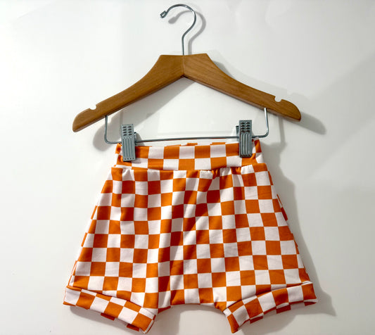 checkered shorties 9M